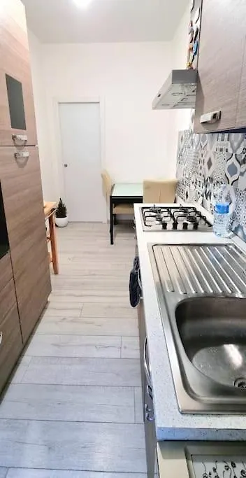 Dream Apartments Stanza 2 In Appartamento Condiviso Con Bagno Privato In Camera Milan 0*,  Italy